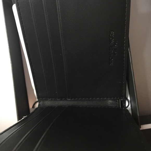 Michael Kors Wallet - Picture 3 of 4